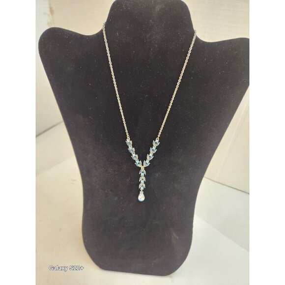 Teardrop Necklace With different colors of Blue stones and enamel painted leave - Picture 6 of 10